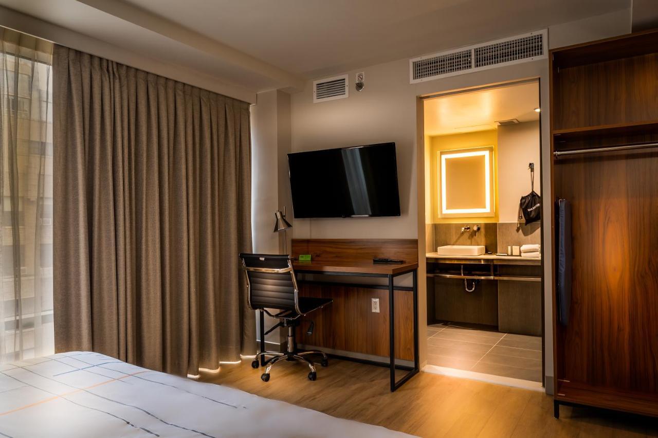 Hotel La Quinta By Wyndham Time Square South à New York Extérieur photo