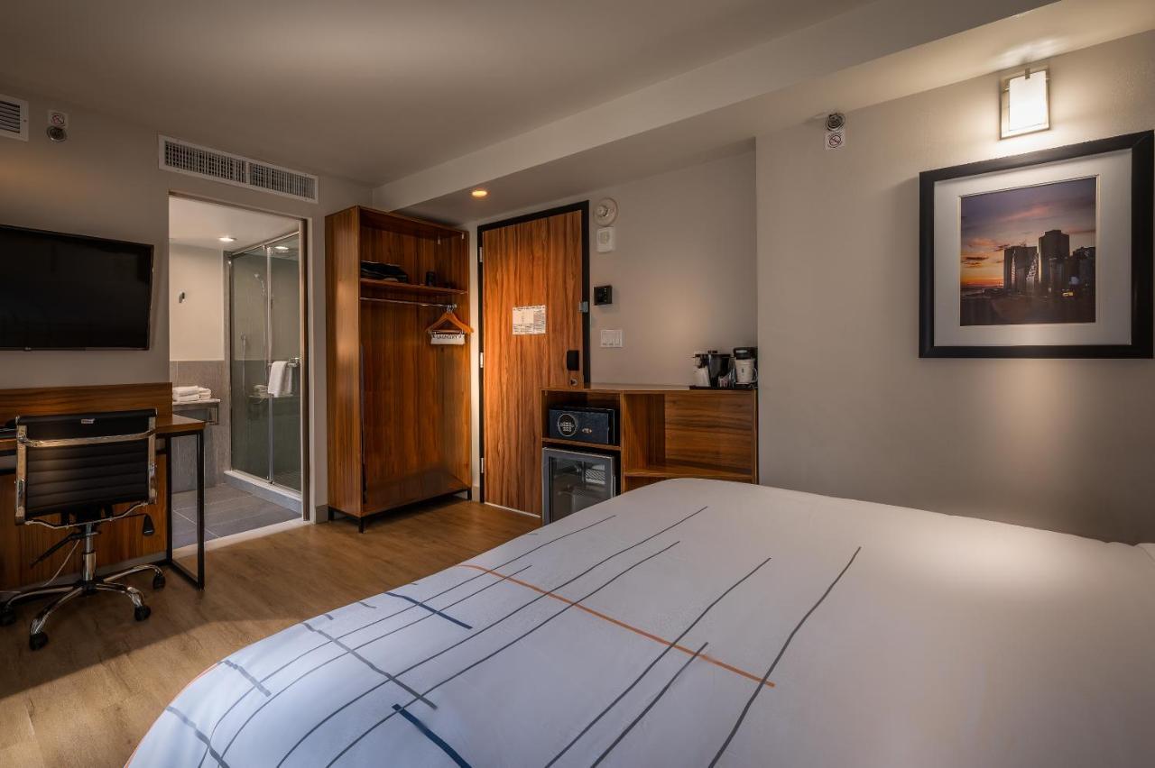 Hotel La Quinta By Wyndham Time Square South à New York Extérieur photo